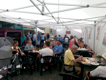 Mannheim Leichtathletik Straßenfest Veranstaltung Essen Trinken Festival Bier Bierwagen Welde Rathaus Seckenheim Pommes Bratwurst Schnitzel Kuchen Kaffee 