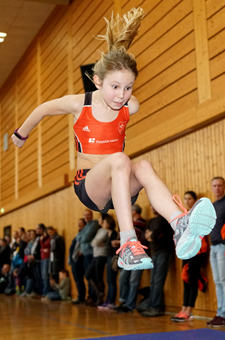 Mannheim Leichtathletik Anouk Weitsprung Kinderleichtathletik Hallenwettkampf