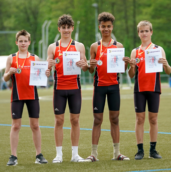 Jungs 4x100m
